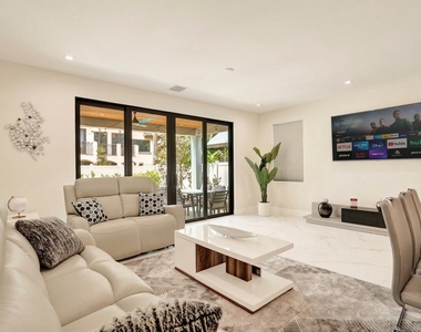 119 Se 12th Avenue - Photo Thumbnail 1