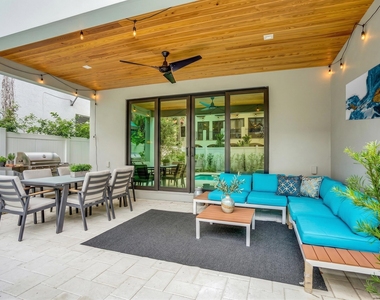 119 Se 12th Avenue - Photo Thumbnail 3