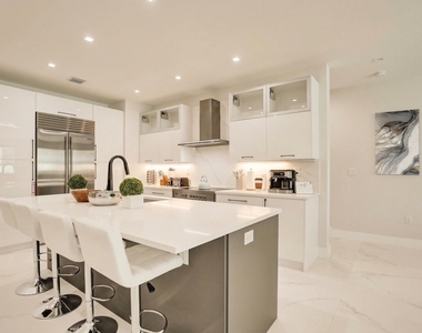119 Se 12th Avenue - Photo Thumbnail 10