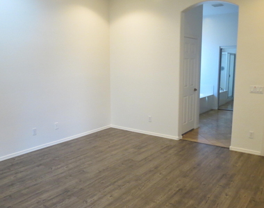30899 N 125th Drive - Photo Thumbnail 19