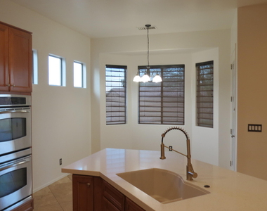 30899 N 125th Drive - Photo Thumbnail 6