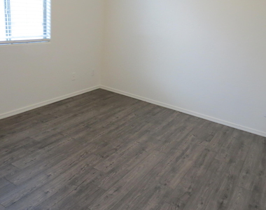 30899 N 125th Drive - Photo Thumbnail 21