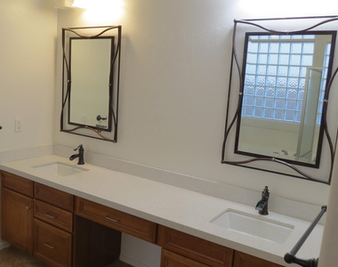 30899 N 125th Drive - Photo Thumbnail 11