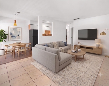 2607 Ne 8th Avenue - Photo Thumbnail 4