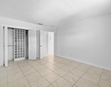 2607 Ne 8th Avenue - Photo Thumbnail 11