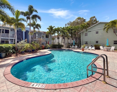 2607 Ne 8th Avenue - Photo Thumbnail 15