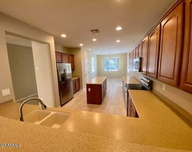 654 W Desert Mountain Drive - Photo Thumbnail 4