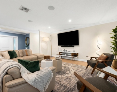 5841 Bayview Drive - Photo Thumbnail 6