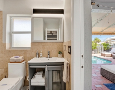5841 Bayview Drive - Photo Thumbnail 33