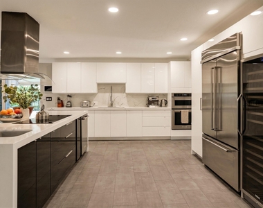 5841 Bayview Drive - Photo Thumbnail 14