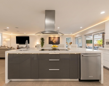 5841 Bayview Drive - Photo Thumbnail 15