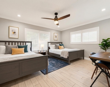 5841 Bayview Drive - Photo Thumbnail 38