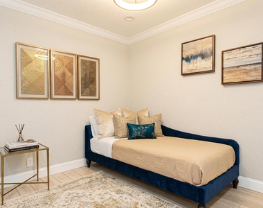 5841 Bayview Drive - Photo Thumbnail 37