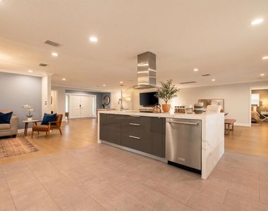 5841 Bayview Drive - Photo Thumbnail 16