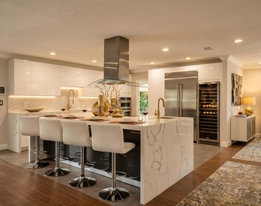 5841 Bayview Drive - Photo Thumbnail 2