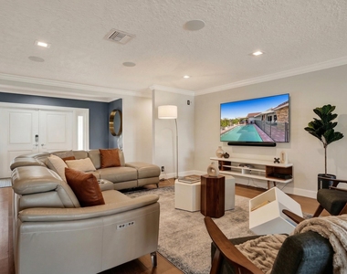5841 Bayview Drive - Photo Thumbnail 8