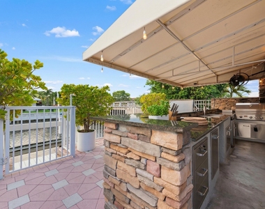 5841 Bayview Drive - Photo Thumbnail 40