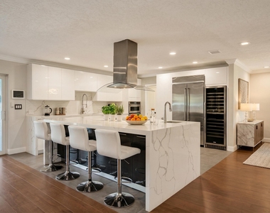 5841 Bayview Drive - Photo Thumbnail 20