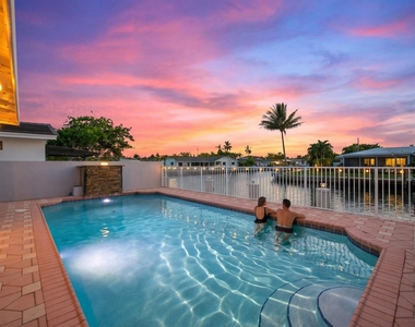 5841 Bayview Drive - Photo Thumbnail 55
