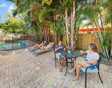 1500 Sw 22nd Street - Photo Thumbnail 7