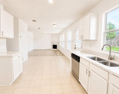 3608 Willow Creek Trail - Photo Thumbnail 9