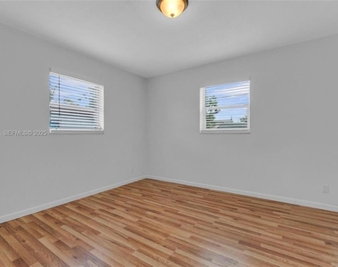 6340 Dawson Street - Photo Thumbnail 17