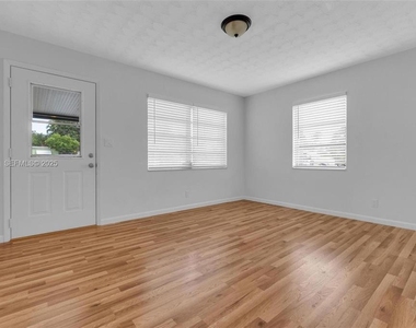 6340 Dawson Street - Photo Thumbnail 6