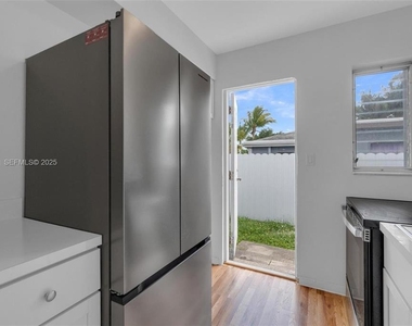 6340 Dawson Street - Photo Thumbnail 12