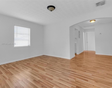 6340 Dawson Street - Photo Thumbnail 7