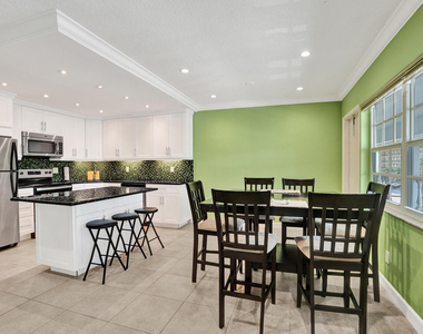5203 Ne 24th Terrace - Photo Thumbnail 16