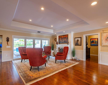 2317 Ne 28th Court - Photo Thumbnail 10