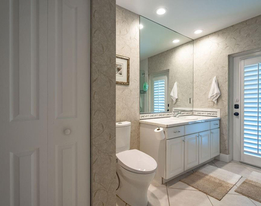 2317 Ne 28th Court - Photo Thumbnail 26