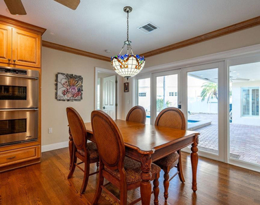 2317 Ne 28th Court - Photo Thumbnail 20
