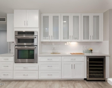 4614 S Kachina Drive - Photo Thumbnail 4