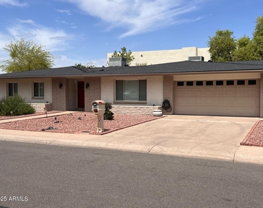 4614 S Kachina Drive - Photo Thumbnail 3