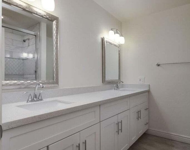 4614 S Kachina Drive - Photo Thumbnail 11