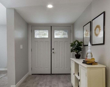 4614 S Kachina Drive - Photo Thumbnail 12
