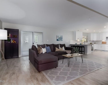 4614 S Kachina Drive - Photo Thumbnail 15