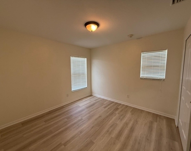 18168 Horizon View Boulevard - Photo Thumbnail 22