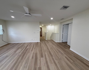 18168 Horizon View Boulevard - Photo Thumbnail 18