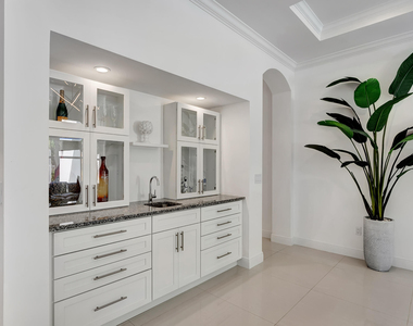 500 Ne Wavecrest Way - Photo Thumbnail 4