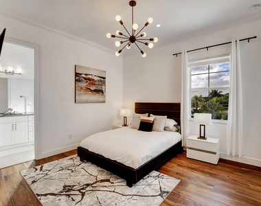 500 Ne Wavecrest Way - Photo Thumbnail 22
