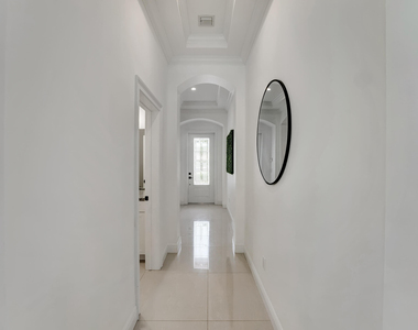 500 Ne Wavecrest Way - Photo Thumbnail 9