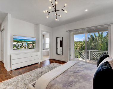 500 Ne Wavecrest Way - Photo Thumbnail 17