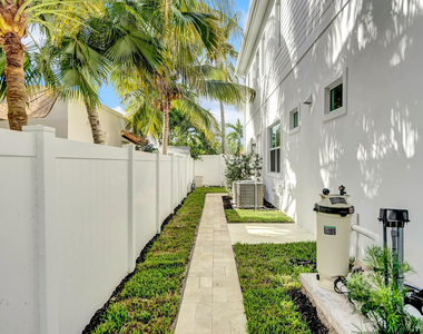 500 Ne Wavecrest Way - Photo Thumbnail 30