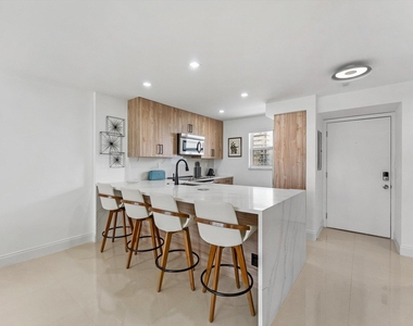 1391 S Ocean Boulevard S - Photo Thumbnail 4