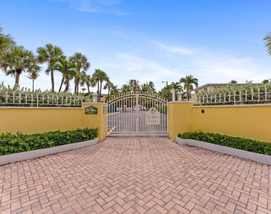 1391 S Ocean Boulevard S - Photo Thumbnail 14