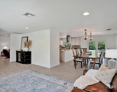 710 Nw 1st Avenue - Photo Thumbnail 13