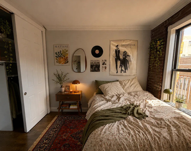 416 East 13th Street - Photo Thumbnail 4