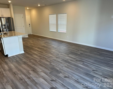5270 Brailey Circle - Photo Thumbnail 11
